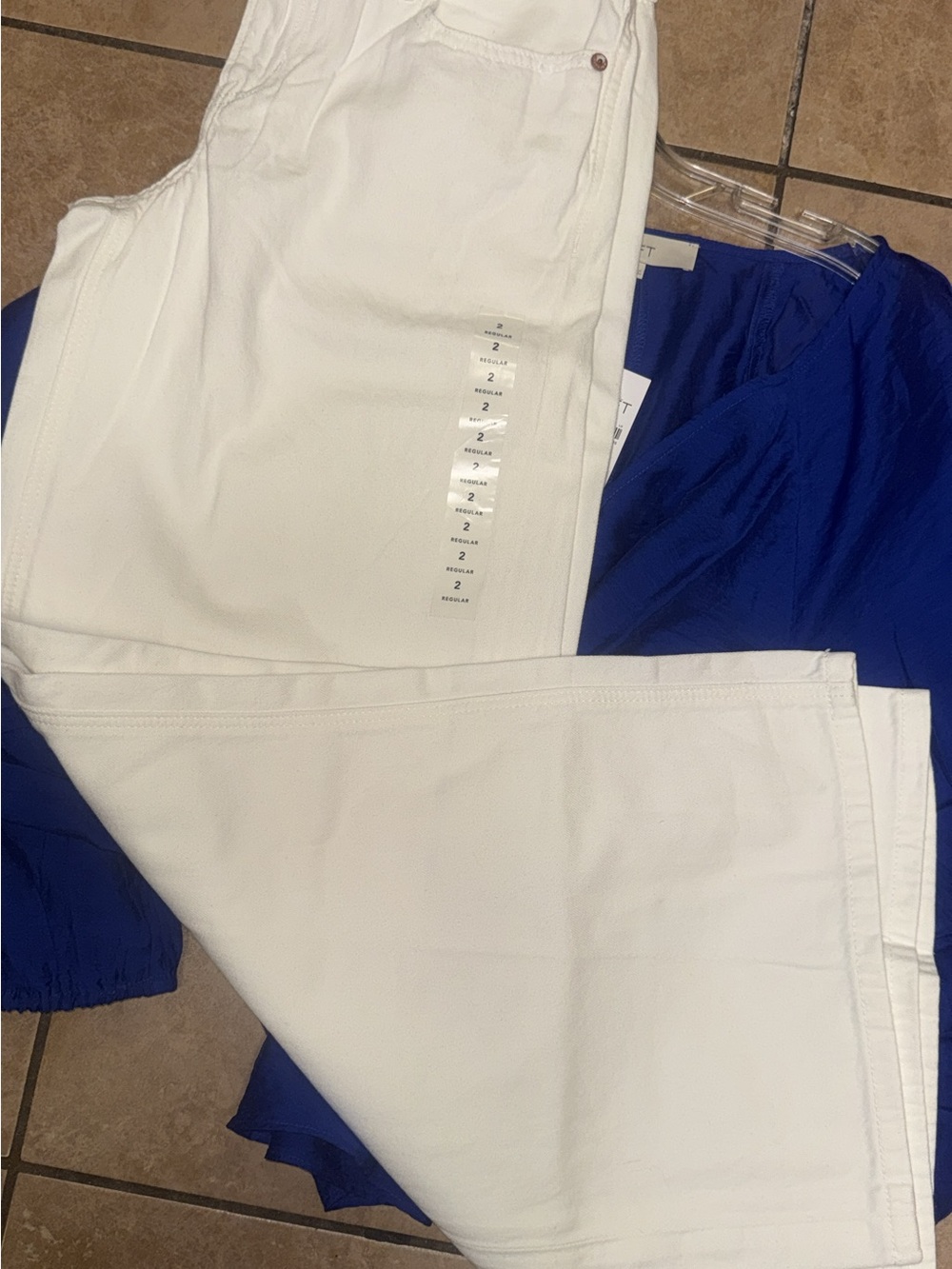 American Eagle Outfitters White Wide-Leg Jeans with Blue Accent